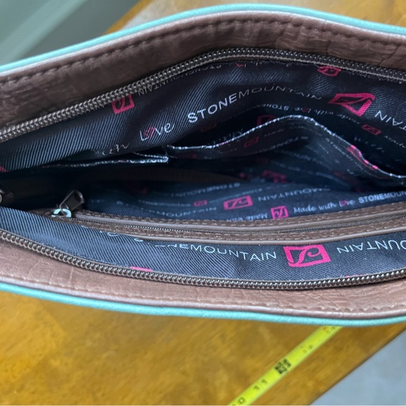 Stone Mountain Long Beach Bucket- preowned but in excellent condition-like new! - Picture 8 of 10